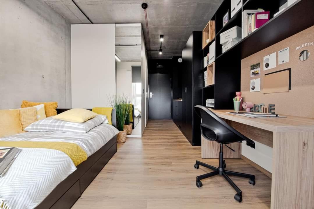 Shed Living Krakow Aparthotel Exterior photo